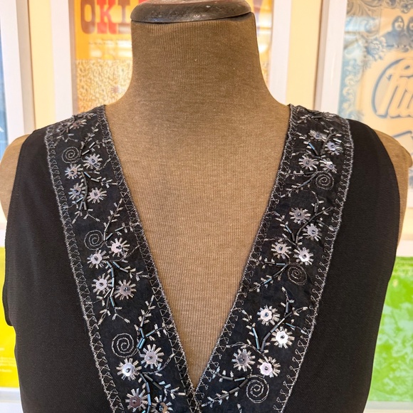 Y2K Black Sleeveless Embroidered Bead Sequin V-Neck Tie Waist Top - Picture 4 of 8